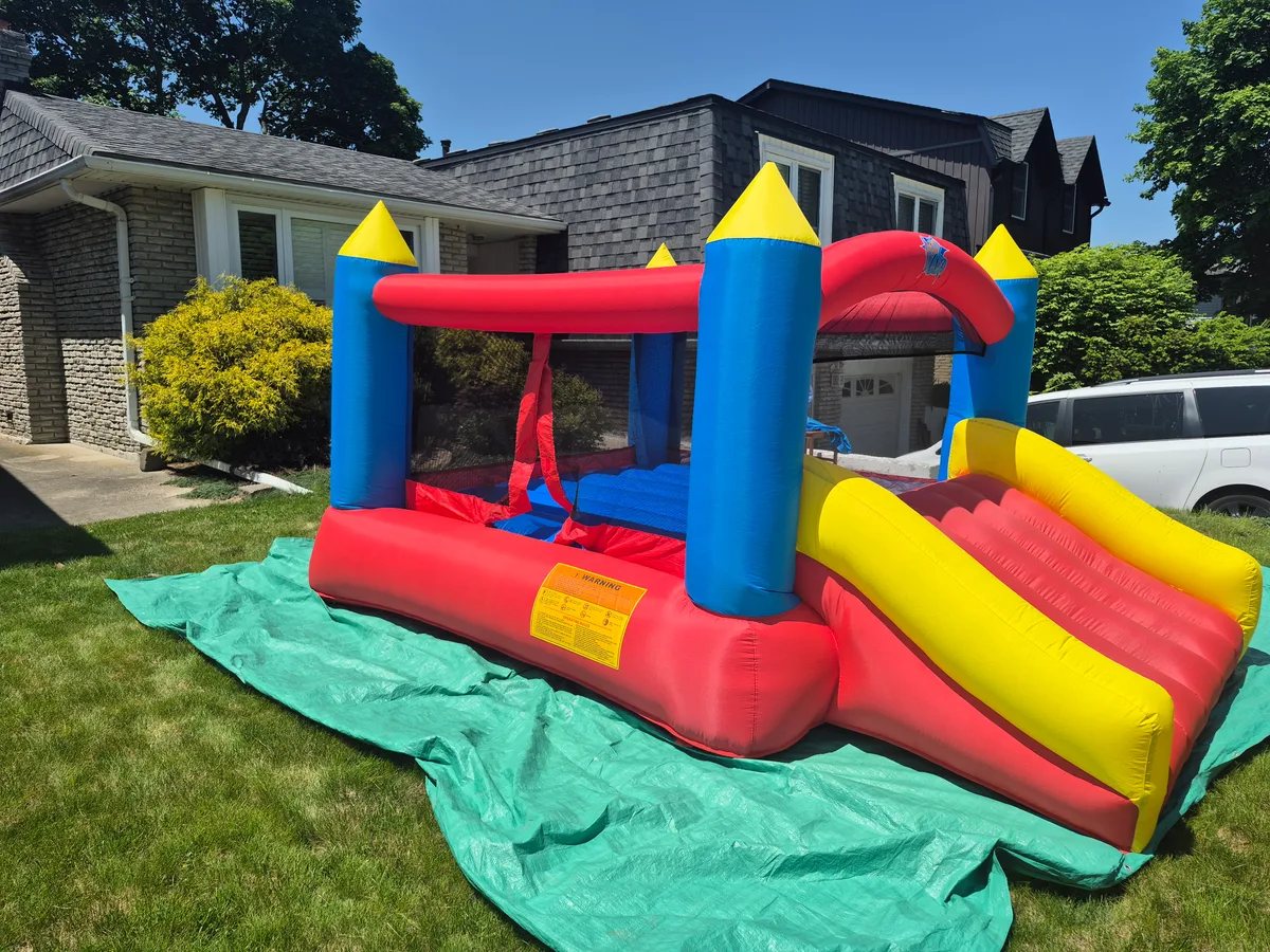 Classic Bounce Castle — photo 2
